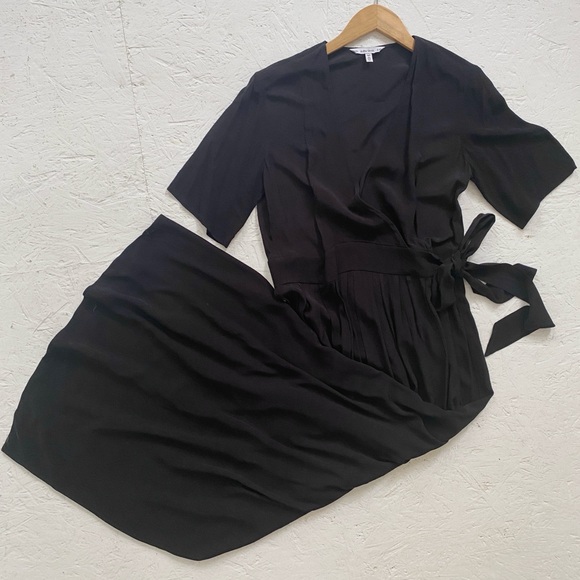 Elegant Black Wrap Dress - Picture 1 of 5